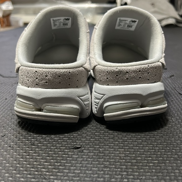 RARE like new (no box) new balance 2002r mule gray - Picture 9 of 9